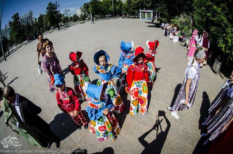 Танцевальный ансамбль "Серебряные нити"